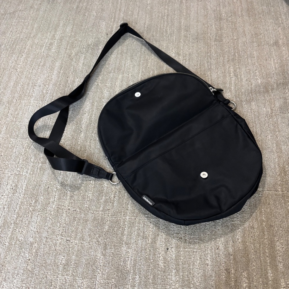Lululemon All Night Festival Bag 5L Black / Silver - Picture 2 of 4